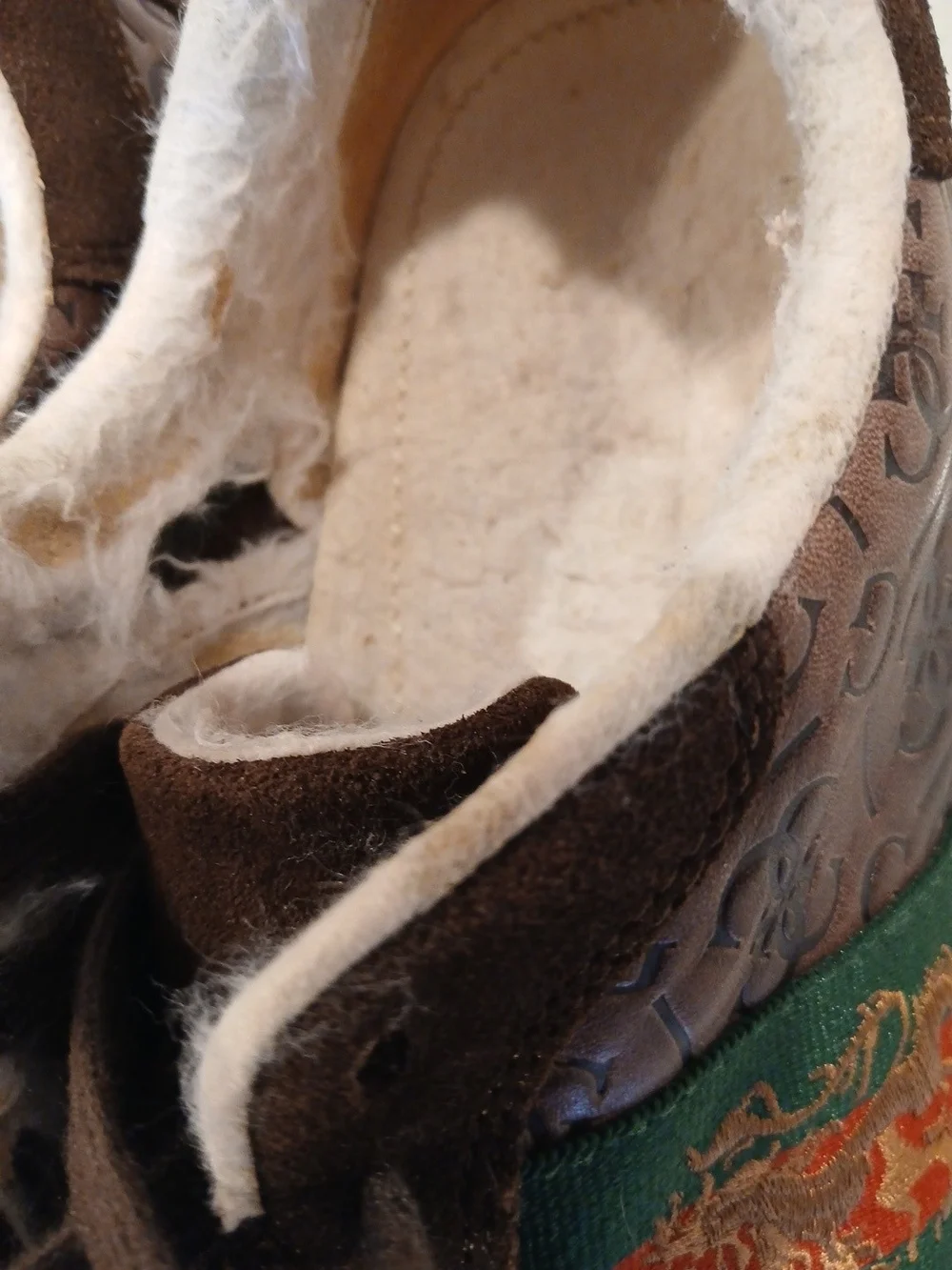 Guess brown suede